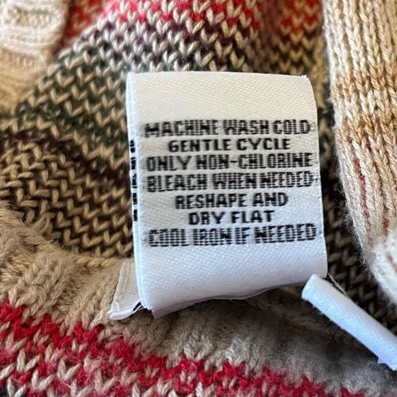 NorthStyle Women's Western Motif Sweater with Hood and Wood Toggle V-Neck. - Picture 11 of 11